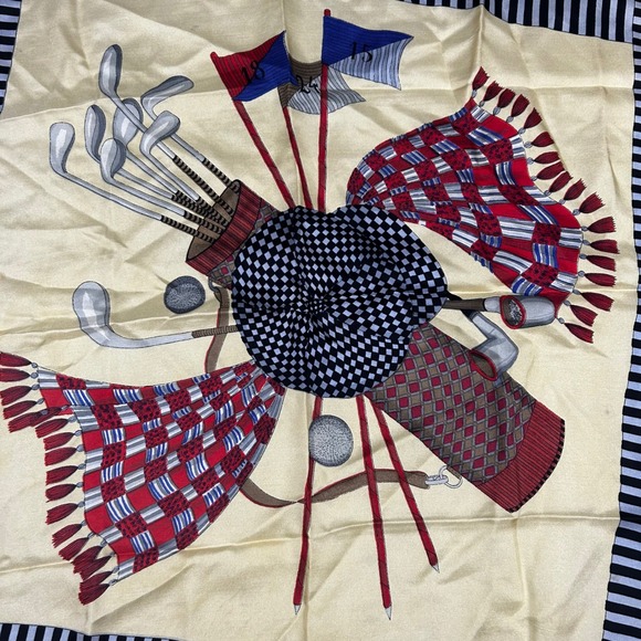 Vintage Golf Themed Silk Scarf Polo Golfers Flags Bag Clubs Yellow‎ Black Red - Picture 4 of 7